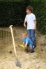 FreiwilligenTag-wir bauen den ASB KiTaKindern einen neuen Sandkasten